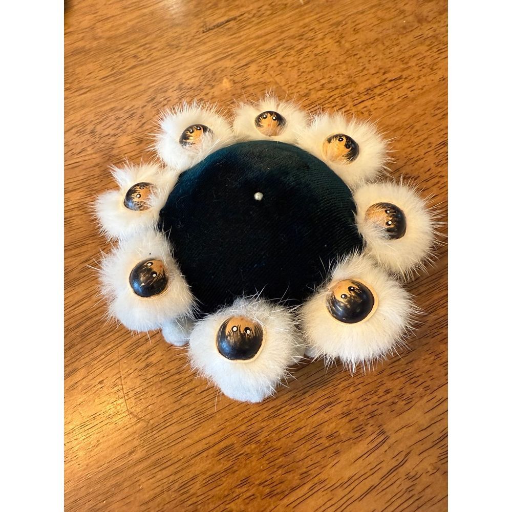 Inuit Alaska Native American Blanket‎ Toss Pin Cushion 6 Heads Mink Fur Eskimo